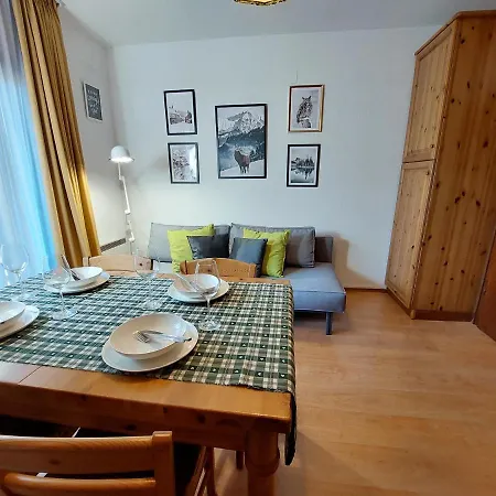 Ski-to-door Waldrand 아파트